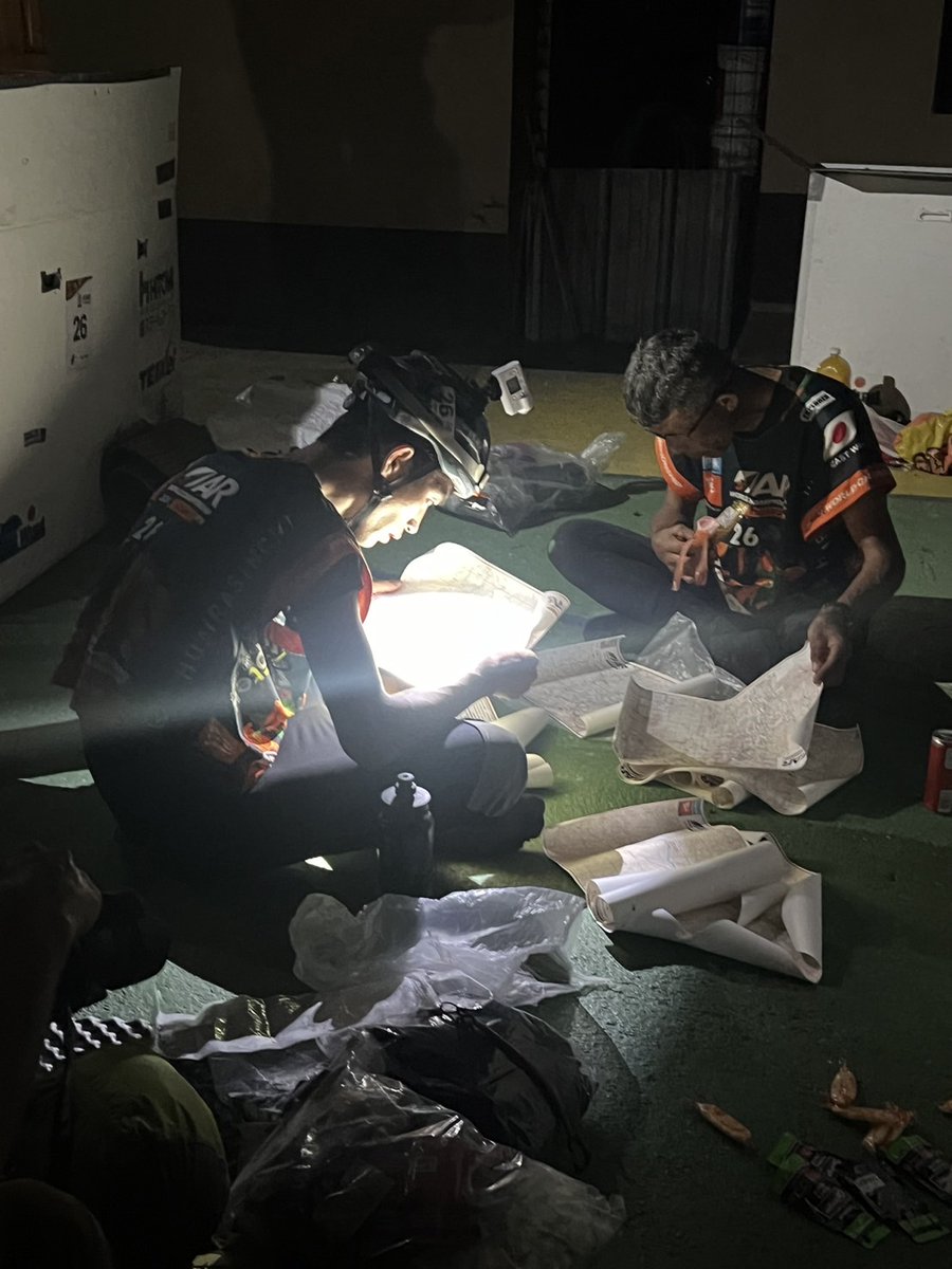 eastwind_mgr's tweet image. 小さな村で必死にコーラを探すも見つからず、途中で自家製レモネードを頂く。
エクアドルの人の優しさが身に染みる。
TA（トランジットエリア／装備入替地点）4では、しばし仮眠してから出発予定。
#arwc2024 #eastwind #adventurerace #イーストウインド #アドベンチャーレース #cuenca