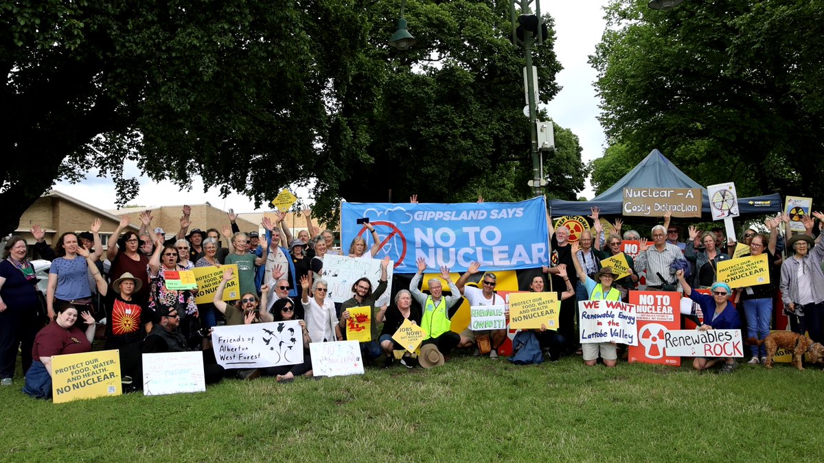 EnviroVic's tweet image. This week, Federal Parliament has been in Vic holding hearings into nuclear power ...

From Traralgon to Melbourne CBD, hundreds of community members have rallied to make it clear that Victorians want a nuclear-free future!
