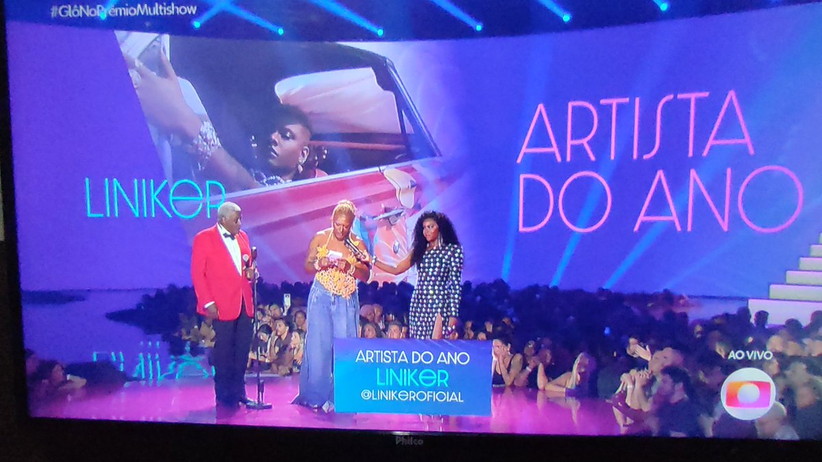 Nayara_Ch's tweet photo. Merecido demais .
Respeito, reconhecimento, visibilidade, inovação,amor e emoção.Esses são uns dos milhares adjetivos que a Liniker tem e merece ter.
#LinikerNoMultishow #multishow #PremioMultishow2024 https://t.co/fd69ED7CKj