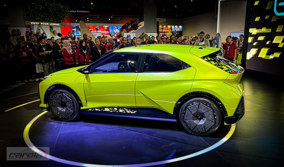 HezeriSamsuri's tweet photo. Episod kedua Emo-II ini lebih menampilkan styling, dan kereta konsep ini dibina dengan bantuan Bufori. 

So ya, this is Perodua’s new styling language nampaknya. 

Range should be around 400km and price between RM50k ke RM90k.

Perodua juga sudah mendapat lesen untuk membuka tambahan fasiliti baharu khusus untuk penambahan model termasuk EV.

How? What’s your say?