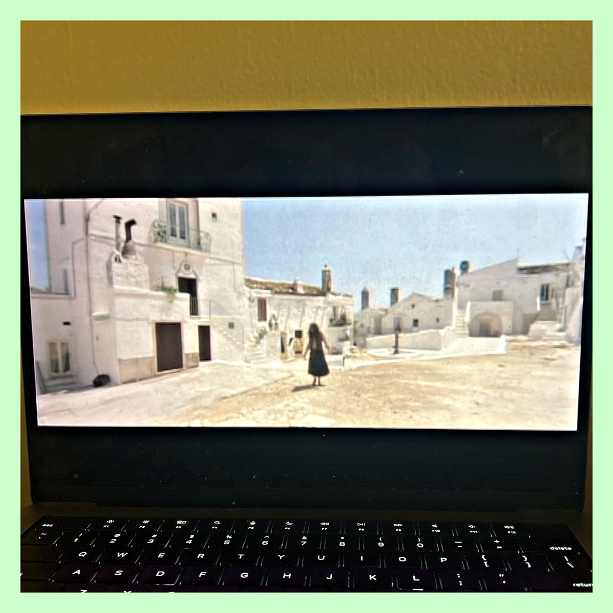 Baba Yaga stars in A Fistful of Witches. 

#GangDoesGiallo 
#DontTortureADuckling