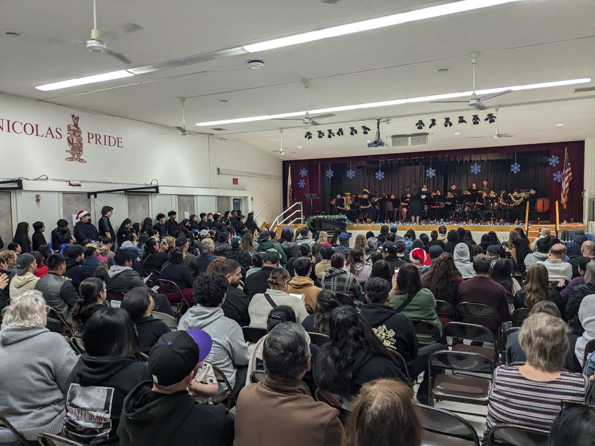 NicolasKnights's tweet image. Standing Room only for our Winter Band Performance. Great job students and Great job to our music teacher, Ms Rodas. You all Rock. 
@FullertonSD 
#KnightNation