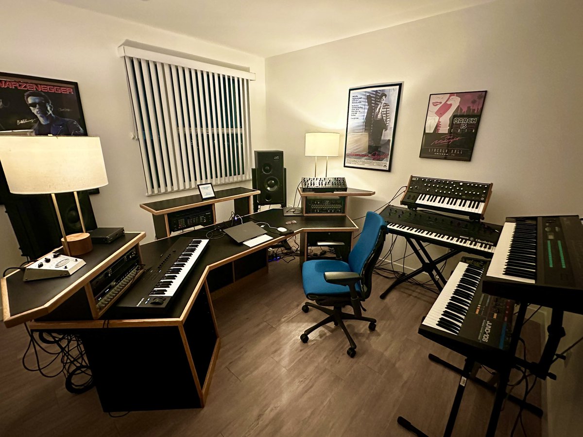 ｔｈｅ　ｍｉｄｎｉｇｈｔ tweet media