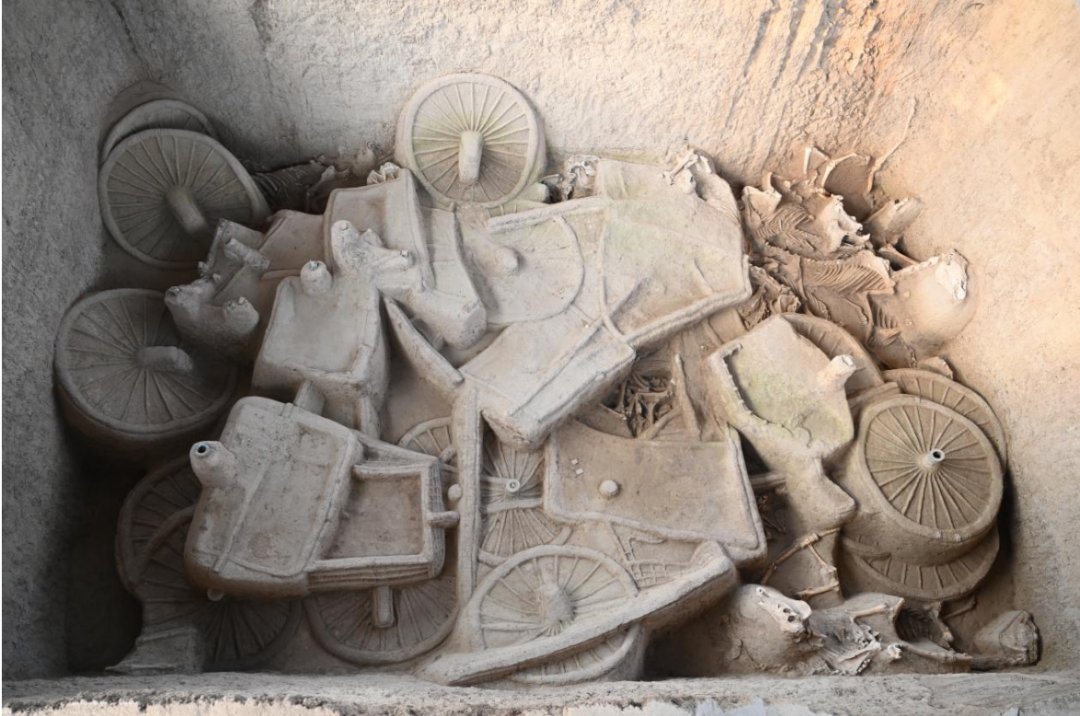 HenanPlus's tweet image. 【Amazing Henan】【Henan, Zhong! 】In 1932, Chinese archaeologists lifted the mysterious veil of the state of Wei 3,000 years ago in Xin Village, thus kicking off the archaeology of the Zhou Dynasty in China. 
#history #relics #site