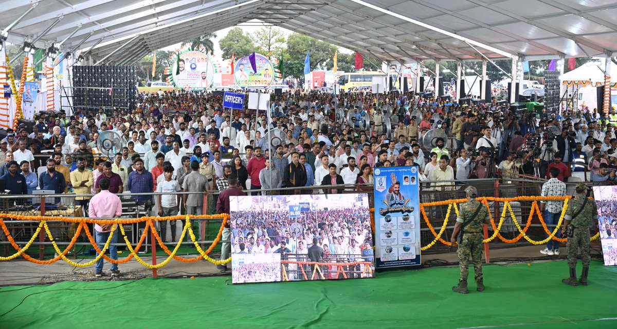 PrlsecyMAUD's tweet photo. As part of Praja Palana - Praja Vijayotsavalu, Hon'ble CM Sri.A.Revanth Reddy Garu virtually launched various development works, that will be undertaken under Municipal Administration &amp; Urban Dev. Dept (Rs.5827 cr), at HMDA Grounds, NTR Marg, Hyd, yesterday.
@revanth_anumula https://t.co/OCQIidmZkd