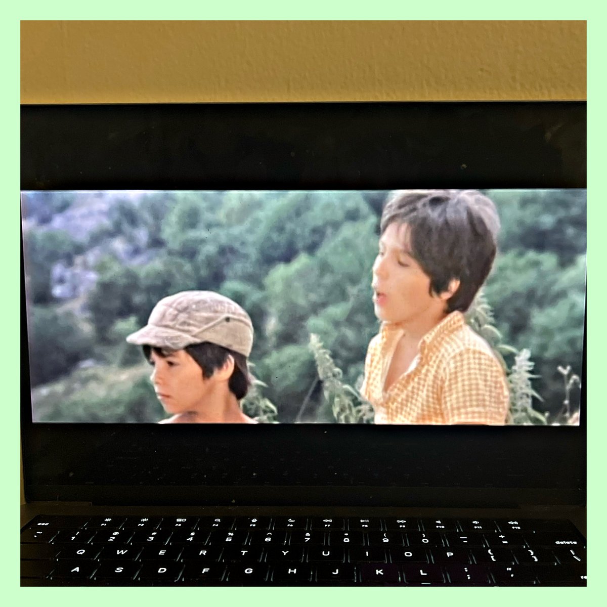 "So, what were you gonna be when you grew up?"

#GangDoesGiallo 
#DontTortureADuckling