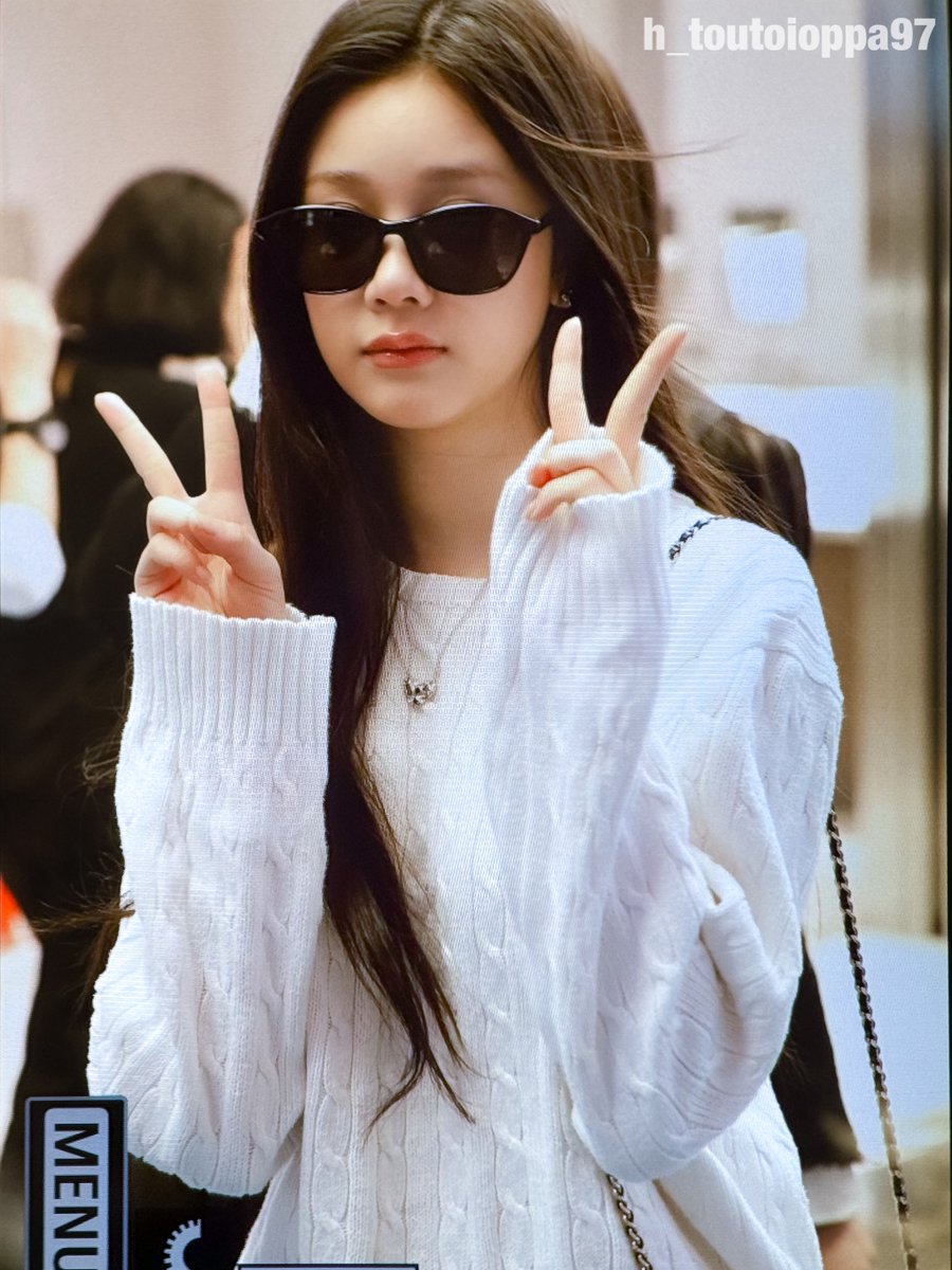 h_toutoioppa97's tweet photo. 241204 MyPrincess👑

リリちゃんお疲れさま🥹💙

#베이비몬스터 #BABYMONSTER 
#파리타 #PHARITA #リリちゃん https://t.co/h7ufckainX
