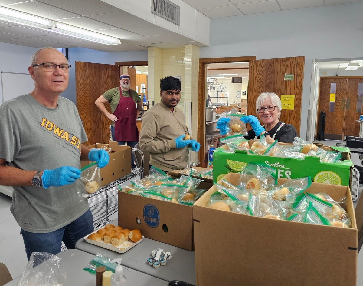 #FoodatFirst Thanksgiving 2024. 
4 photos of a few volunteers who helped create &amp; serve 950 meals on this awesome #Thanksgiving  day #AmesIowa
Thu Nov 28 2024

buff.ly/3CVkTbH
buff.ly/2LDQRi1
buff.ly/2FjnNWx

#DoTheRightThing
#FreeFood
#FaFThanksgiving2024