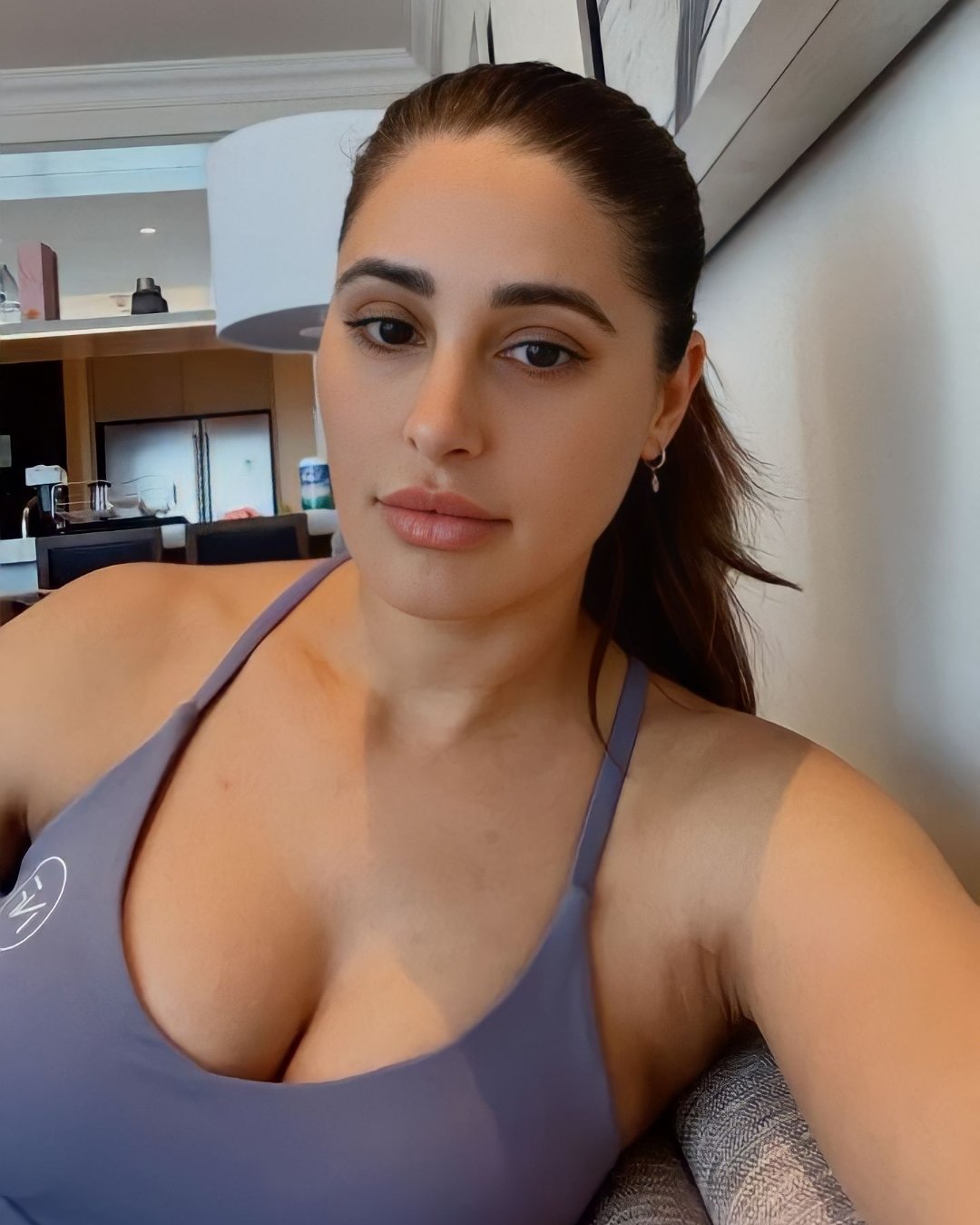 Image Nargis Fakhri — Bollywood’s Exotic Star & Style Icon | iiQ8 Actress Heroine