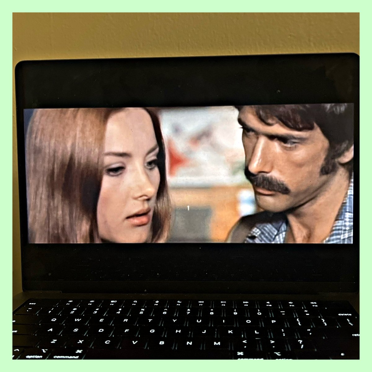 Her: "You're just too old for me..."

#GangDoesGiallo 
#DontTortureADuckling