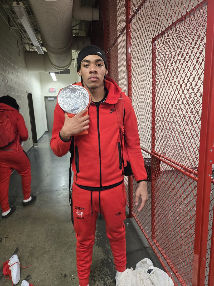 CrosbyHoops's tweet photo. Another Win tonight vs Hamshire Fannett 52-40!
@hill_nathan11 had 2 three's (Nets of the Red Knight)
@PhillipJacks00n had 4 rebs 3 blks (The Champ is here)
@eaden2025 had 12 pts 9 rebs (King of the Court)
@CrosbyHigh @CrosbyISD https://t.co/VxXZjJTqt7