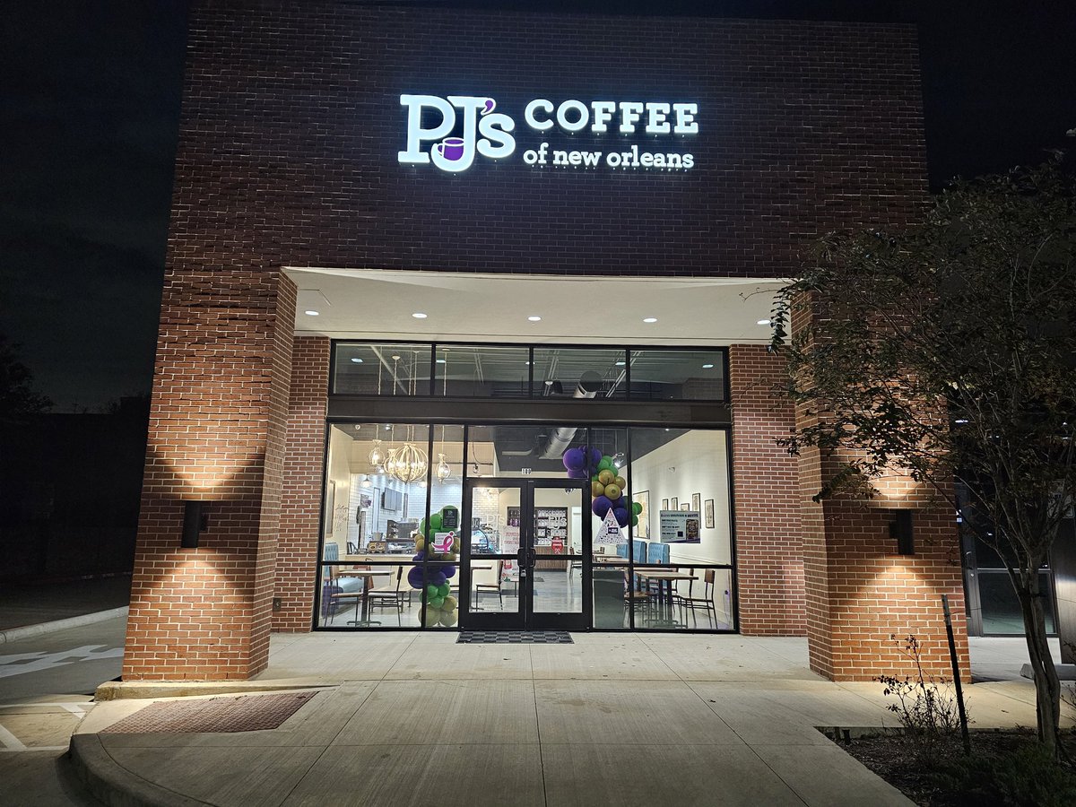 CoachPJWilson's tweet image. #PJscoffee 
Open 5:30am until 8pm 
Come get your coffee fix, eat delicious beignets, or just relax and internet surf .. 

PJs Coffee sienna 
5822 Sienna Pkwy, Missouri City, TX 77459

Tell em PJ sent you !!