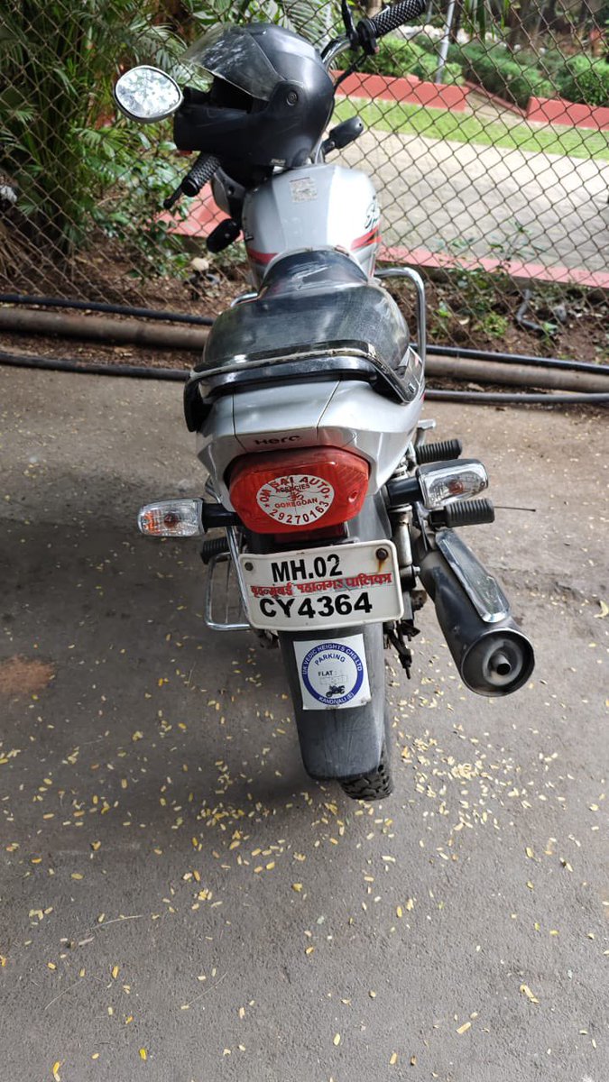 apsingh86's tweet image. a reckless biker (MH 02 CY 4364) broke the boom barrier at our society. Ironically his bike has BMC logo. I guess people who have connections get license of hooliganism. This act has compromised safety &amp;amp; security. Req action @MumbaiPolice @mybmc @PiyushGoyalOffc @SanjayRupadhyay