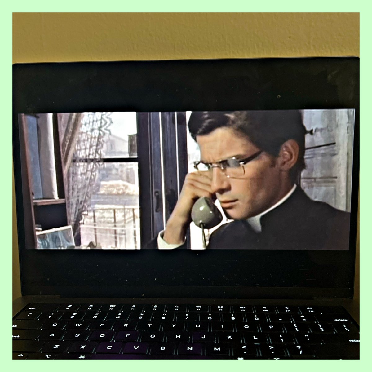 "Is your refrigerator running?"

#GangDoesGiallo 
#DontTortureADuckling