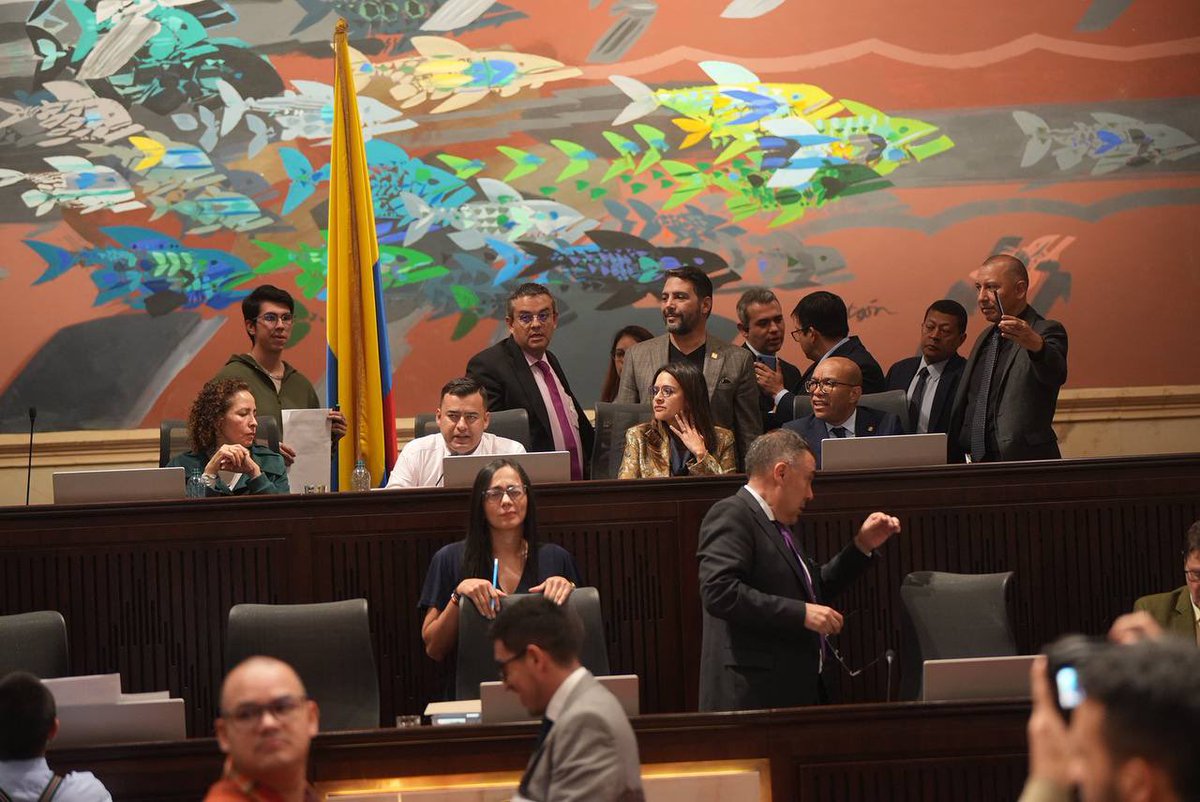 AlbanComunes's tweet photo. #AEstaHora finalizamos la agenda legislativa del día de hoy en la @CamaraColombia.
Aprobamos ✅ el Presupuesto General de Regalías y avanzamos en la discusión del Código Procesal del Trabajo y de la Seguridad Social.
En #ComisionPrimera hoy avanzamos en la #JurisdicciónAgrariaYa con la aprobación del informe de ponencia mayoritario. Mañana seguiremos con la discusión.