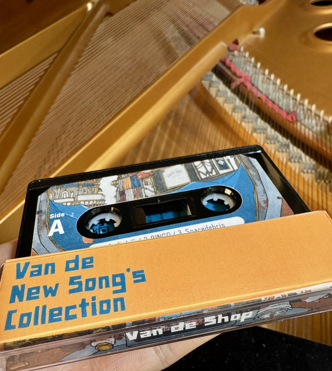 hakuhitoi's tweet image. 我が家にも届いた！！！📼✨
忘却図鑑さんのデザインも可愛い…🤝
#vandeshop #clubvan