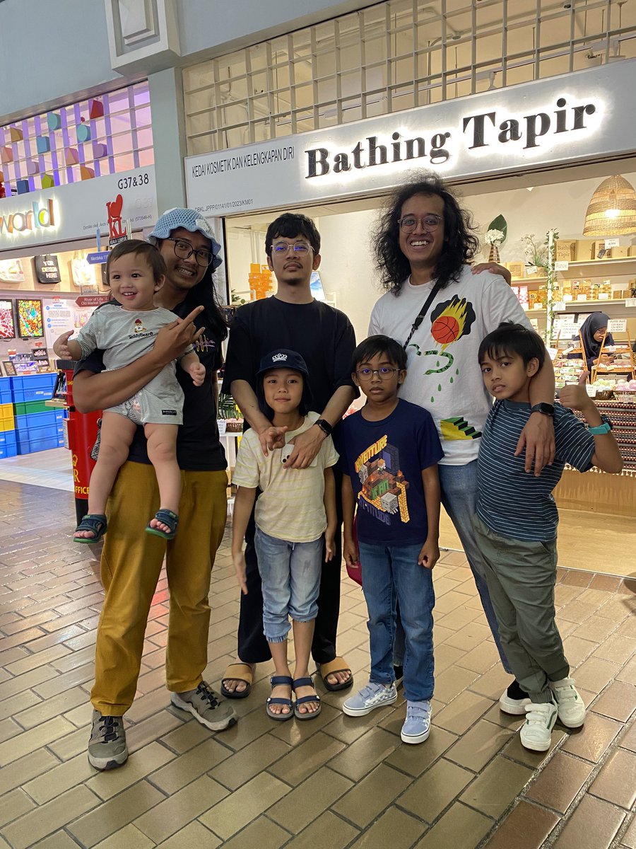 Terobekk bersama bapak-bapak indie.