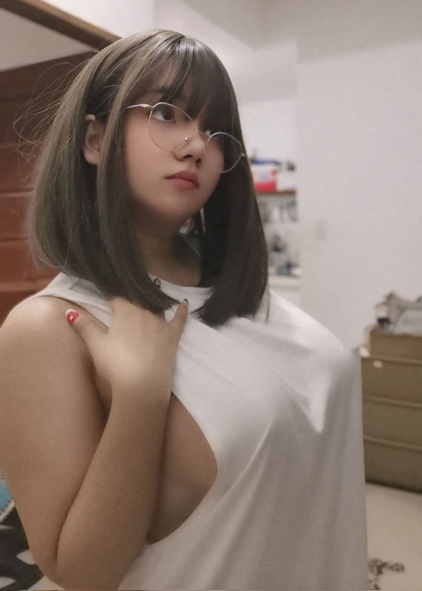 queenchipot18's tweet image. Heyy