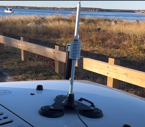 radioddity's tweet photo. What's your portable antenna setup for #10meterradio?
Featured products in the images:
๐ CBL-561 Antenna
https://t.co/lw3JnX0tmI
๐ M916 Antenna Mag Mount
https://t.co/hBo6JkQOIW
Images credited to Coastal Waves & Wires https://t.co/DekwkX6yXl