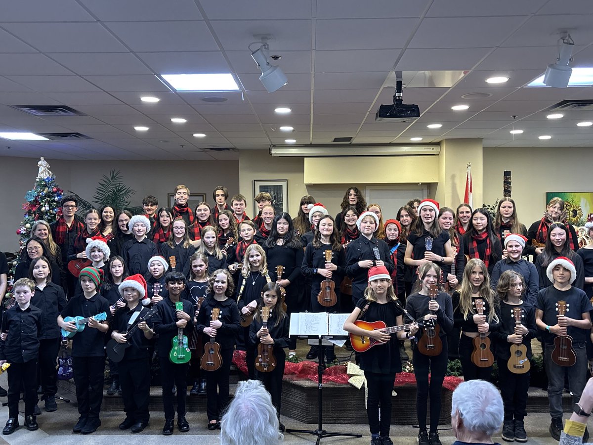 Island Ukulele played at a retirement home.  They played great and always love ending an evening with carols!  The audience was pleased@with the performance!  Thank you Tina H and the Island Ukulele team.