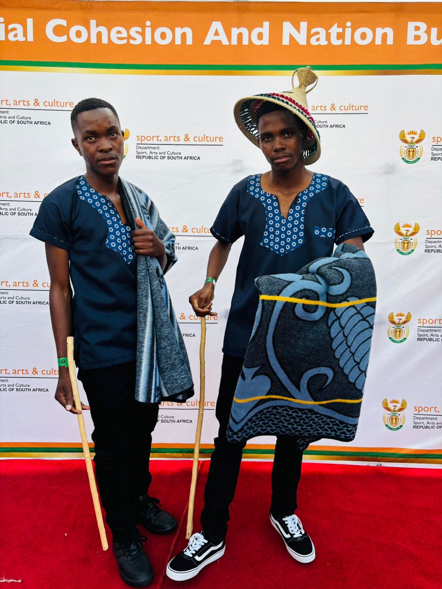 Selflez B tweet media