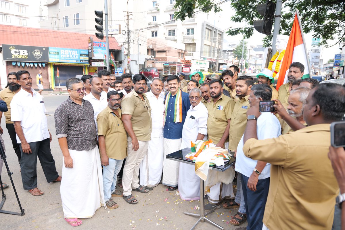 sandeepvarier's tweet image. തിരുവനന്തപുരം അരിസ്റ്റോ ജംക്ഷനിലെ ഐഎൻടിയുസി ഓട്ടോ തൊഴിലാളി സഹോദരങ്ങൾ നൽകിയ സ്വീകരണം ഹൃദ്യമായി .