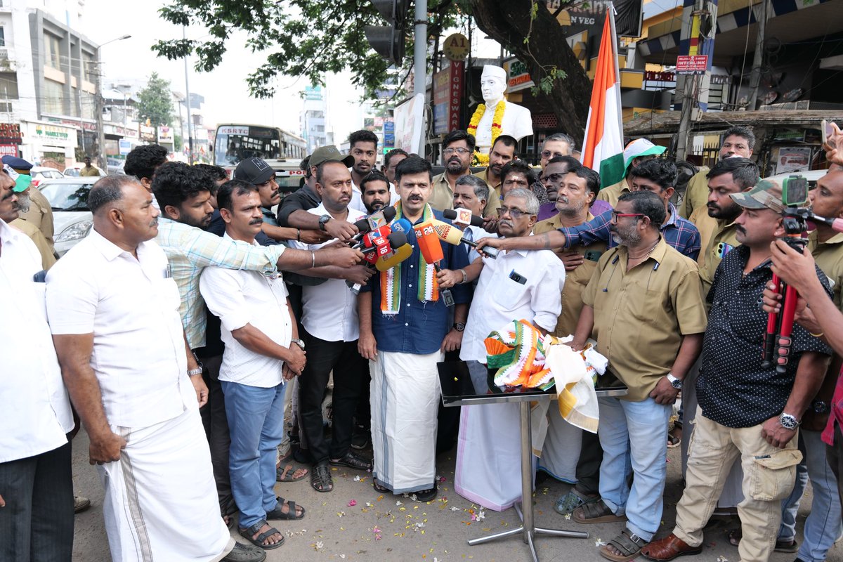 sandeepvarier's tweet image. തിരുവനന്തപുരം അരിസ്റ്റോ ജംക്ഷനിലെ ഐഎൻടിയുസി ഓട്ടോ തൊഴിലാളി സഹോദരങ്ങൾ നൽകിയ സ്വീകരണം ഹൃദ്യമായി .