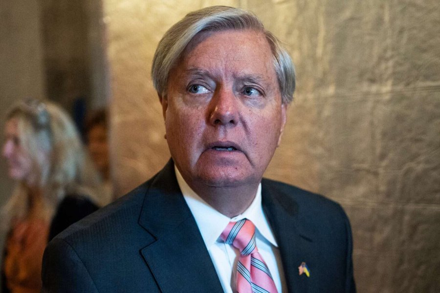 LivePDDave1's tweet photo. Show of hands, who else thinks @LindseyGrahamSC is a loathsome swamp pig. 🙋‍♂️🐷 https://t.co/bBogaWmtti