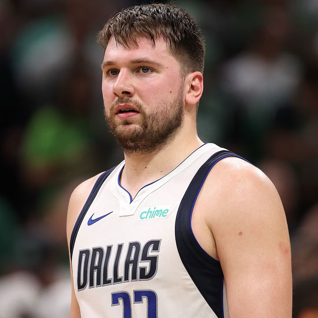 LegionHoops's tweet photo. LUKA DONCIC TONIGHT:

37 POINTS
12 REBOUNDS
5 THREES
4 STEALS
11/22 FG

DALLAS HAS WON 5 STRAIGHT GAMES 🔥 https://t.co/XnV1e8wbMz