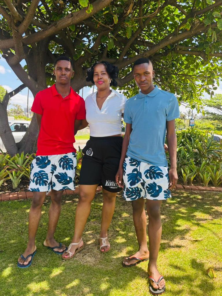 Selflez B tweet media