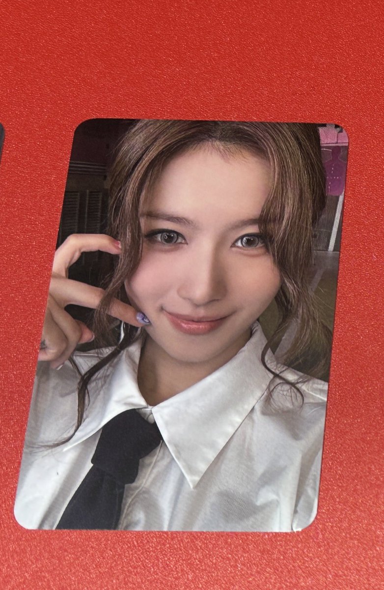 sanadorabel's tweet image. sana photocards from strategy pop up 🤲🏻