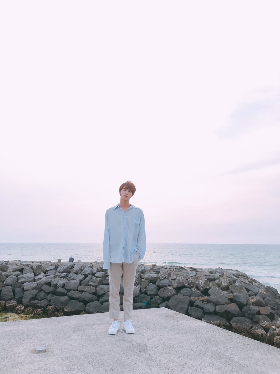 a_leeyeah's tweet photo. jin jin jin jin jin 🎈 https://t.co/waR5moh6io