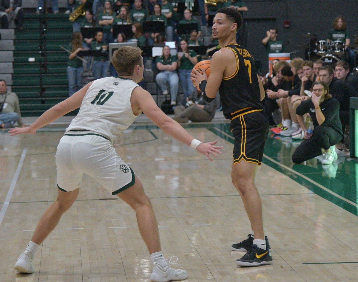 Missouri Western Athletics (@mwsugriffons) on Twitter photo 🏀 RECAP: Maryville slump snapped 🫰
No. 17 <a href="/MWSUMBB/">Griffon Hoops</a> (8-1) beat Northwest Missouri State in Bearcat Arena for the first time in nearly 16 years on Tuesday.
The win streak is now 8⃣ games.
📰 - bit.ly/49nOR4f
#BlackIsGold 🔔| #FLOW 🌊 🏀 RECAP: Maryville slump snapped 🫰
No. 17 <a href="/MWSUMBB/">Griffon Hoops</a> (8-1) beat Northwest Missouri State in Bearcat Arena for the first time in nearly 16 years on Tuesday.
The win streak is now 8⃣ games.
📰 - bit.ly/49nOR4f
#BlackIsGold 🔔| #FLOW 🌊