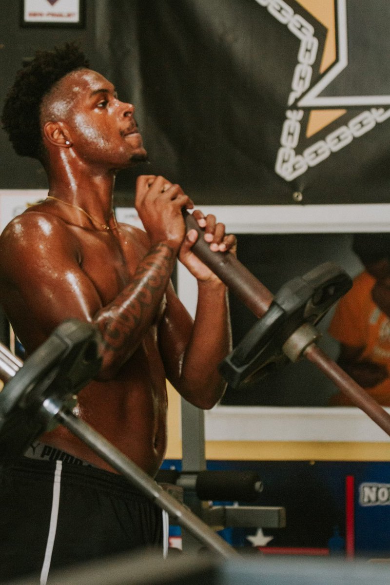 Adelyas Reaves tweet media