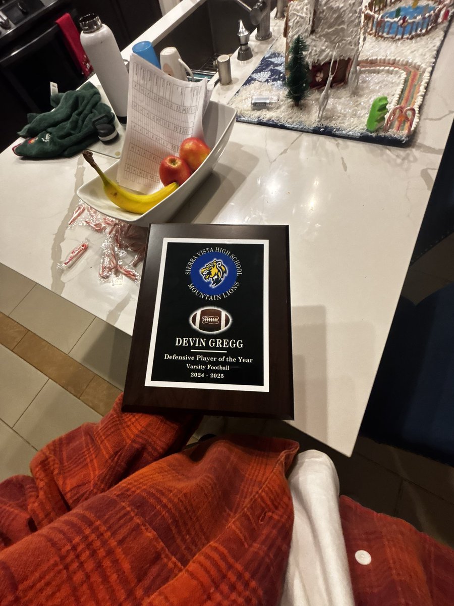 DevinGregg17's tweet photo. 2024-2025 Defensive player of the year. God is great! https://t.co/ku4A4MF3mk