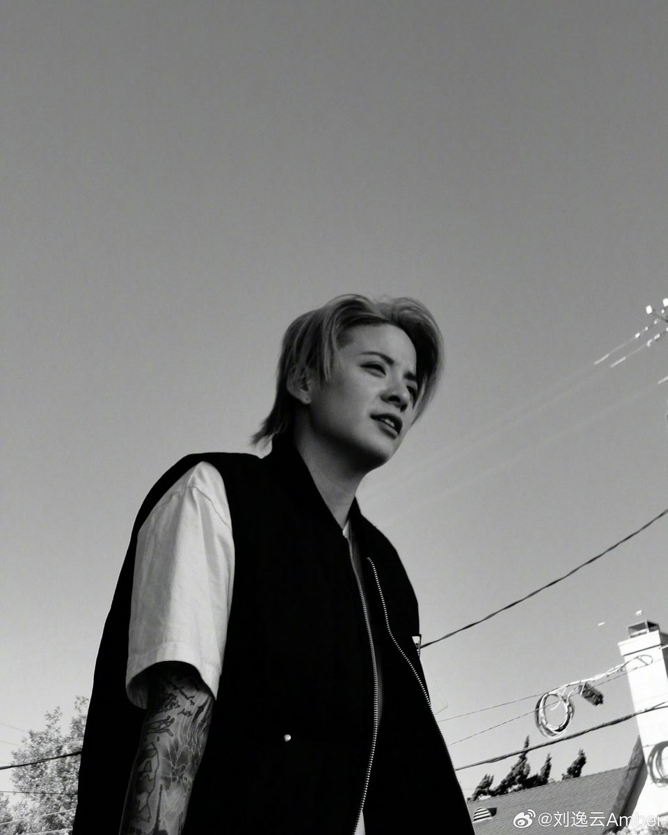 amberroyalcom's tweet photo. 20241204 Amber Weibo Update 

@amberliu 🧡💛

#AmberLiu 
#刘逸云 https://t.co/SKf2h1oXXO