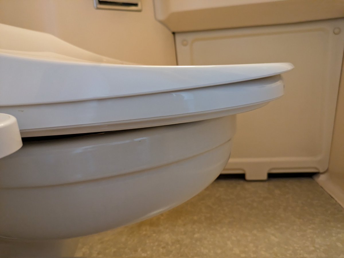 ホテルの便座が合ってなさすぎな件