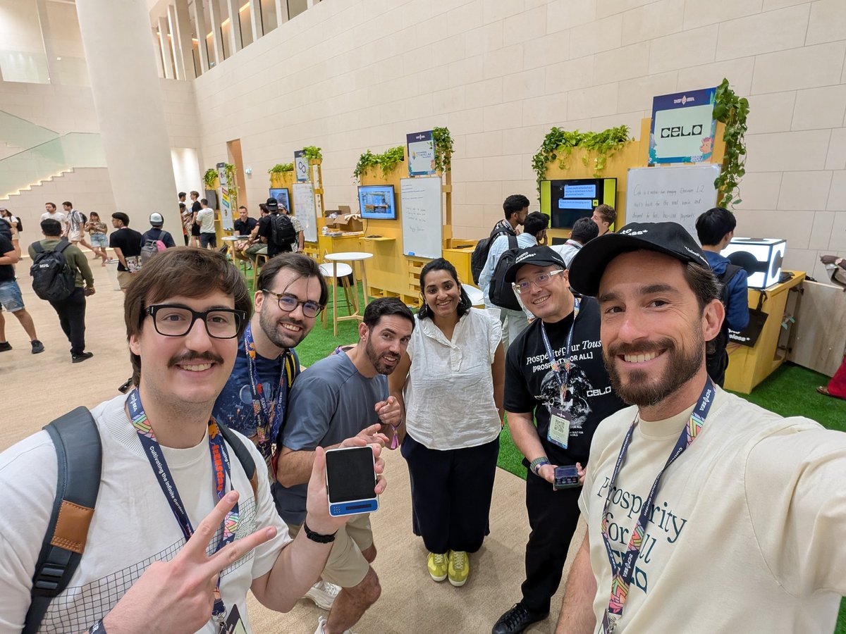 RegenRene's tweet image. One of the best parts of #Devcon were the impromptu convos happening at the @Celo booth - @Kickstarter&apos;s head of crypto joining in on a brainstorm with the awesome @EthereumPhone crew, how do we bring more creators onchain ✨ amazing to have so many aligned builders in one place!