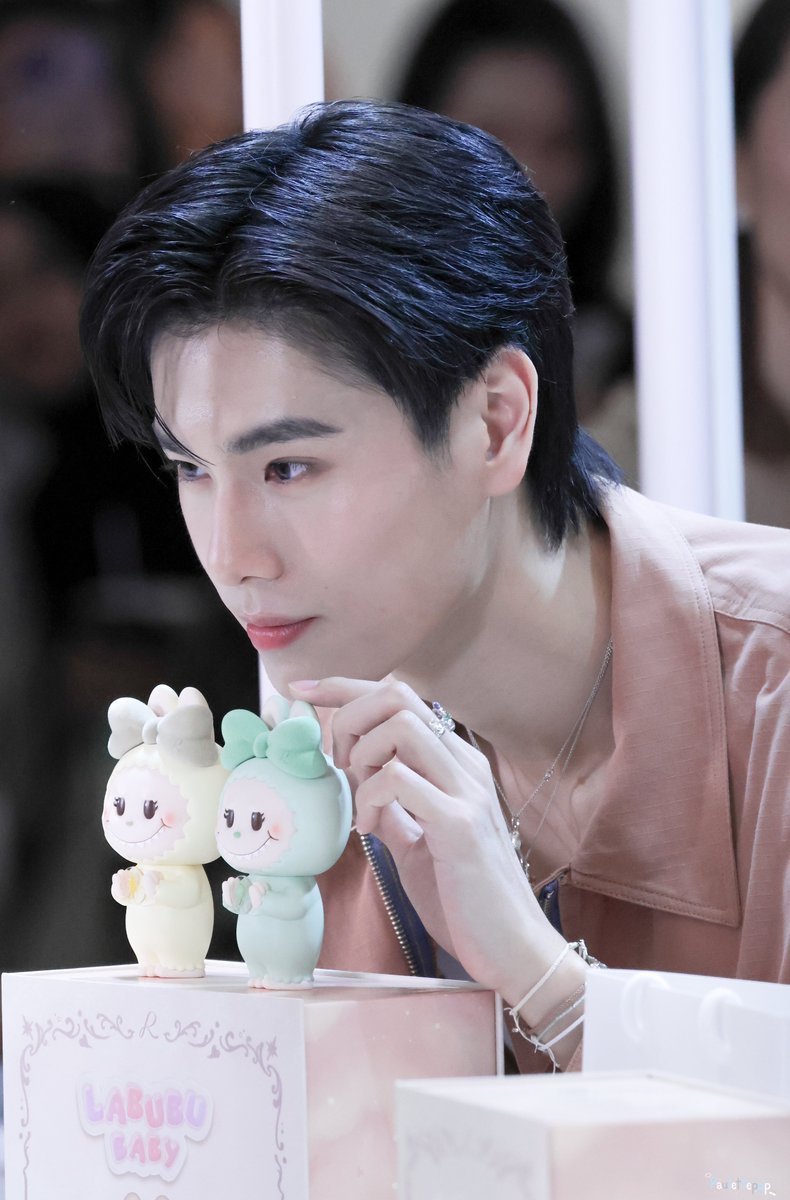 universegmnf's tweet photo. 221124 Perfect Look 🥰🤍
PHUWIN WITH RAVIPA
@phuwintang
#RAVIPAxPHUWIN
#ravipalabububaby
#phuwintang https://t.co/6pKBfncxjV
