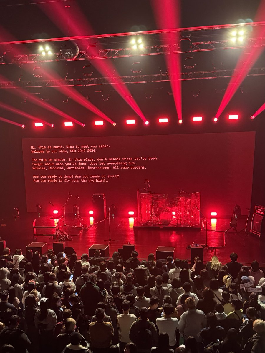 sweetpeach356's tweet photo. [#HAMA_REVIEW] KARDI 콘서트〈RED ZONE 2024>

지난 주말 2024년 펜타포트와 부락페 모두 접수한 카디 연말공연에 다녀왔어요! 신보 라이브도 좋았지만, 'Havin' a Good Time'은 학창 시절 에이브릴 라빈을 떠올리게 해 더 반가웠답니다:) 내년에 더 많은 무대에서 보기를 바라요! 

#카디 #KARDI https://t.co/xyGLwJiy7a
