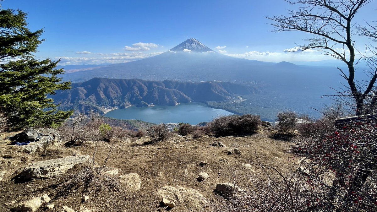 JBL4429's tweet photo. 風も吹かず、暑くも寒くもなく
山頂まで誰とも会わず
静かな山登りができた🙂‍↔️
#雪頭ヶ岳 https://t.co/ZFAZnhqd80