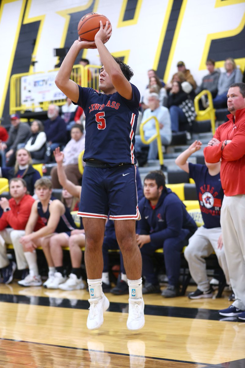 TimBathKT's tweet image. Pioneer defeats Lewis Cass boys in the Cass County Tournament. More photos at: pharostribune.com/gallery/collec…