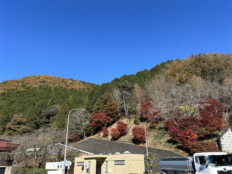 AdvanceTrigger's tweet photo. 出張先風景シリーズ
岐阜県にある阿木川（あぎかわ）ダムです。
紅葉も綺麗だったそうです。
＃カーボン工房
＃カーボン加工
#出張
＃今回は岐阜県
＃阿木川 https://t.co/WhGXOl8Tuu