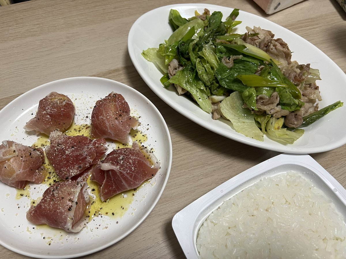 sora_yade_'s tweet photo. 美味いもん食いてぇよなー https://t.co/LJmkZ2HfNf