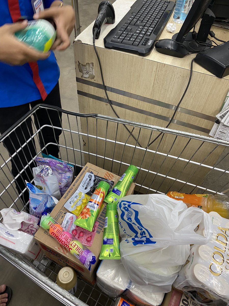 alkhdpi's tweet photo. mang cukup sebulan? https://t.co/mOBqmJLR4d
