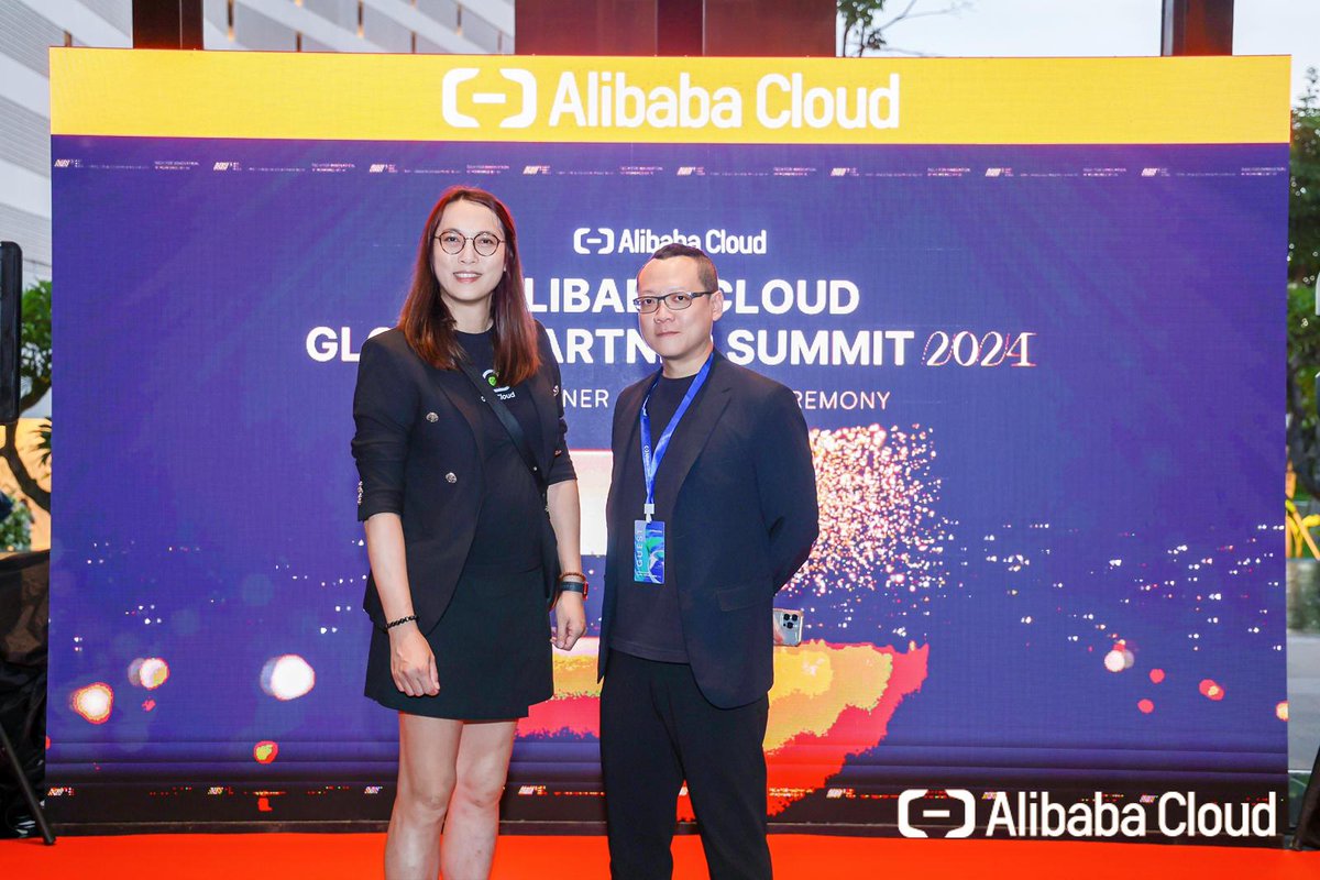 One2Cloud's tweet photo. #One2Cloud is honored to be invited to the #AlibabaCloud Global Partner Summit 2024 in Bali! 🌍 Our CEO, Joey Lam, took the stage to accept the Top Partner in HK, Macau &amp; SEA award, highlighting our shared commitment to delivering innovative cloud solutions. https://t.co/eQP8gO8608