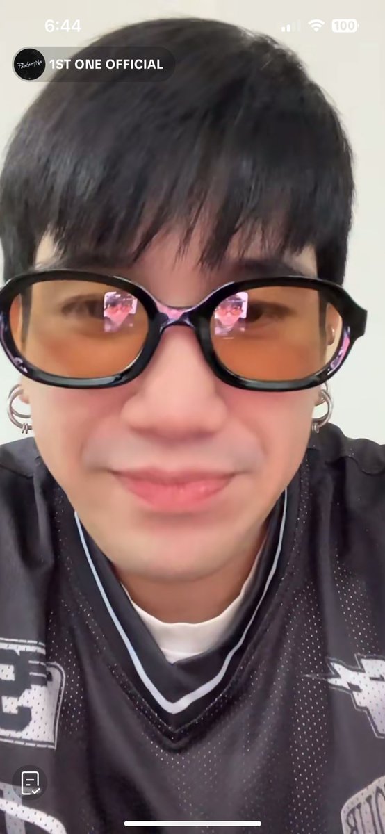 BatGirlBeyond's tweet photo. He may not be my bias nor bias wrecker yet for me, Max will always be the Clark Kent/Superman of Ppop. 

Obvious why Clark 😁 but Superman? Anlakas niya kase both vocals &amp; dance! 💪

WALA NG IBA 1ST ONE
@1stoneOfficial #1stOne #1stOne_MAX  #1stOne_WalaNgIba #1stOneComebackTeaser https://t.co/ESnmAIiZfr