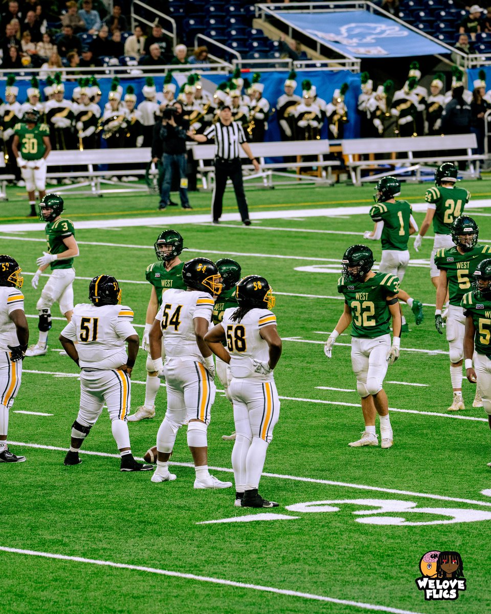 0christianmoore's tweet image. Jr season Highlights @DetKingFootball hudl.com/v/2R7310