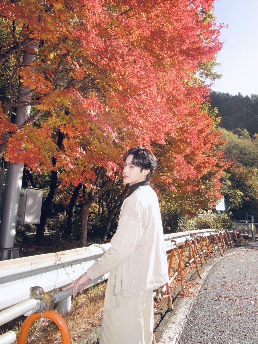 WutMovie's tweet image. Kao Noppakao Photobook2
9 December Pre-orders 
Coming Soon…
*รูปจากกล้องถ่ายเล่นน้า 2 รูปนี้
#number_9th