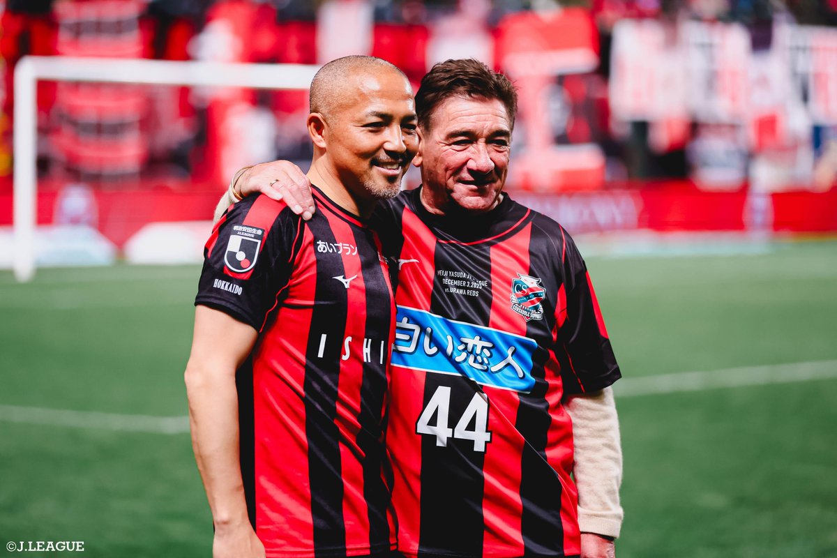 J_League's tweet photo. 北海道コンサドーレ札幌は、#ミハイロペトロヴィッチ 監督が2024シーズンをもって退任することを発表しました。

ペトロヴィッチ監督は、Ｊリーグ通算635試合で277勝153分205敗の成績を残しています。

2006-2011 @sanfrecce_SFC
2012-2017 @REDSOFFICIAL
2018-2024 @consaofficial

#Ｊリーグ https://t.co/OeXied7EIO